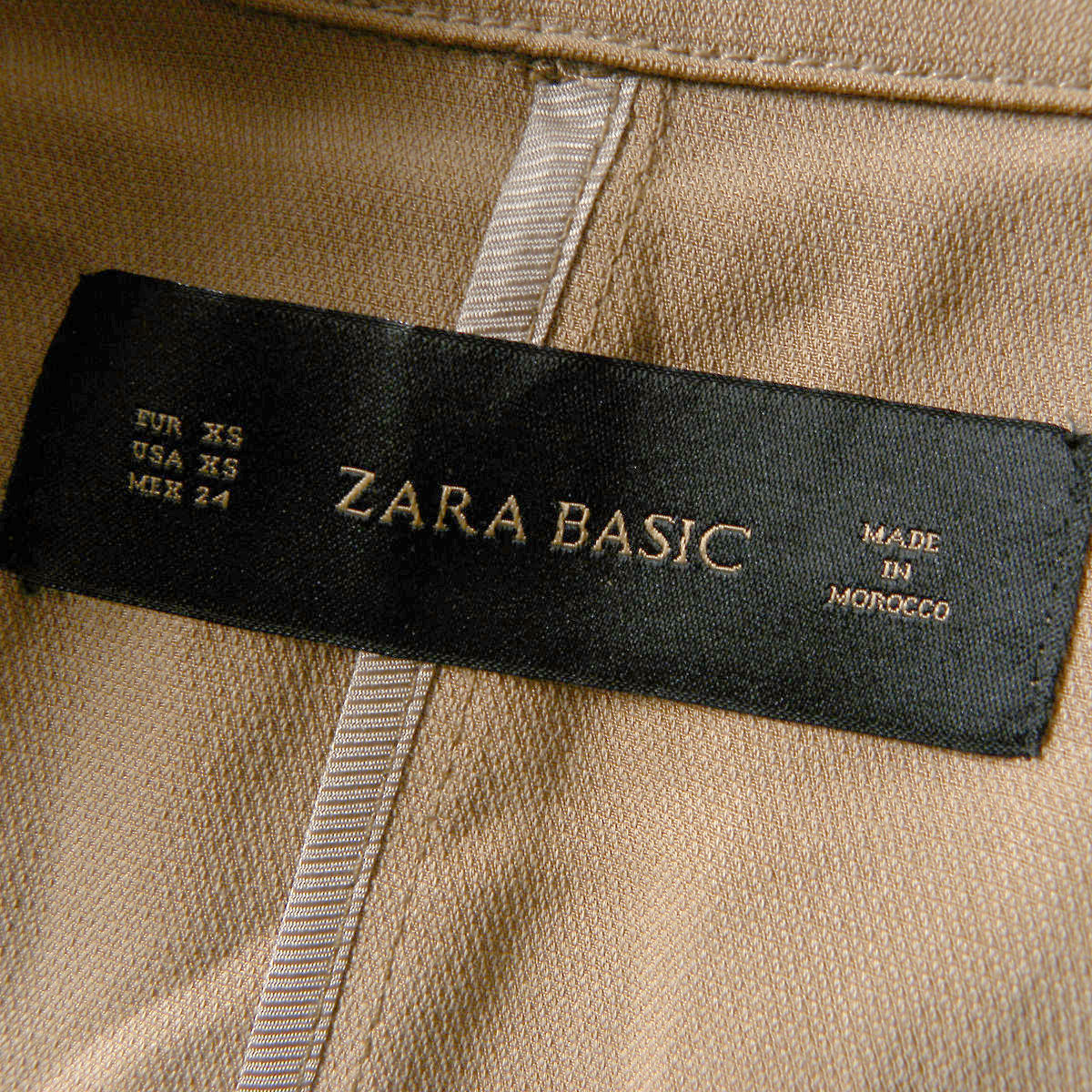 ザラ ZARA BASIC リヨセル100％ オープンフロント ショートトレンチジャケット 春アウター 大人カジュアル 洗える ベージュ l0130-6の画像6