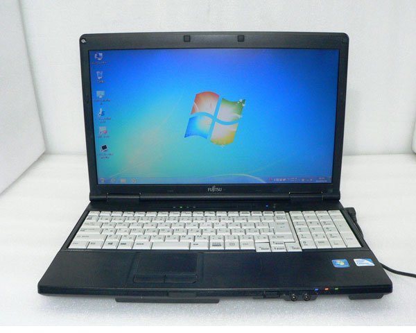 Windows7 富士通 LIFEBOOK A552/F(FMVNA7FE) Celeron B730 1.8GHz メモリ 2GB HDD 320GB(SATA) DVD-ROM 15.6インチの画像1