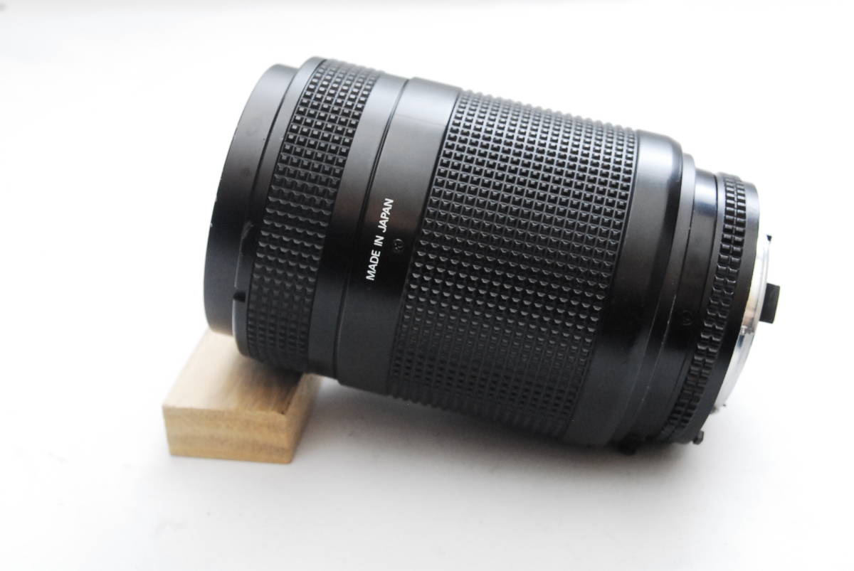 Nikon AF NIKKOR 70-210mm 1:4-5.6 ( superior article ) 01-08-122-9