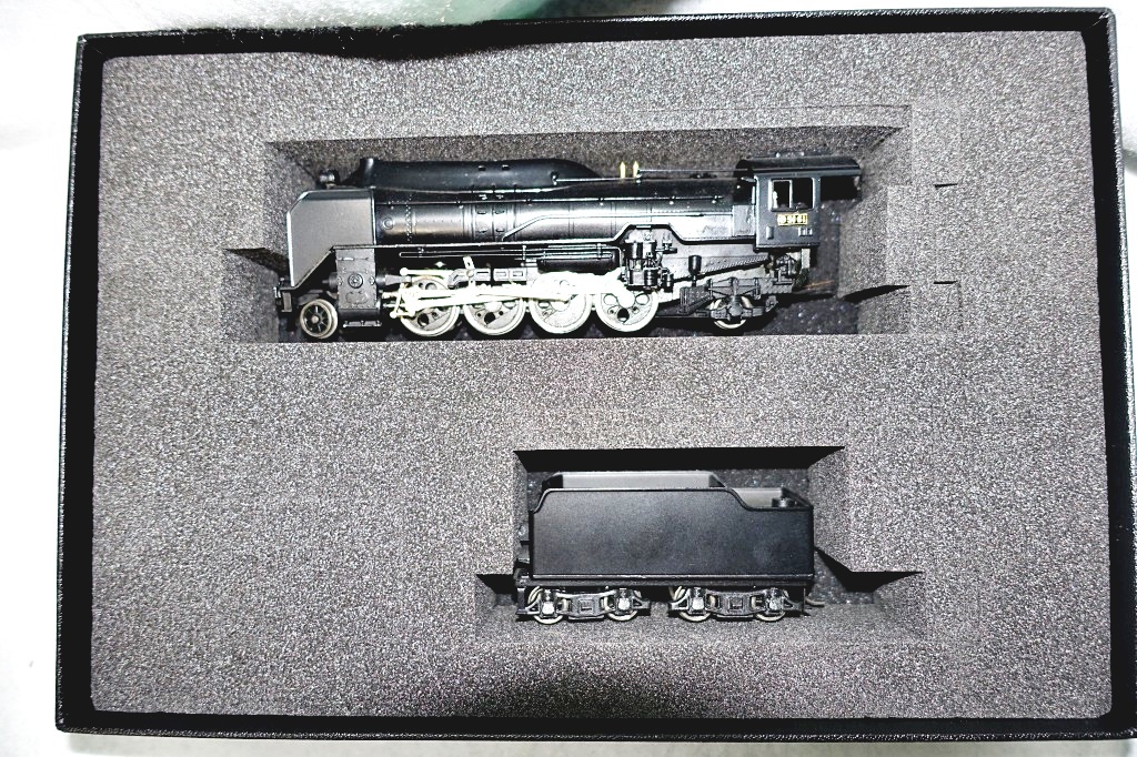 人気ブランドバ40代 ◇アダチ D51‐61半流蒸気機関車(ナメクジ)金属製HOゲージ◇ 機関車