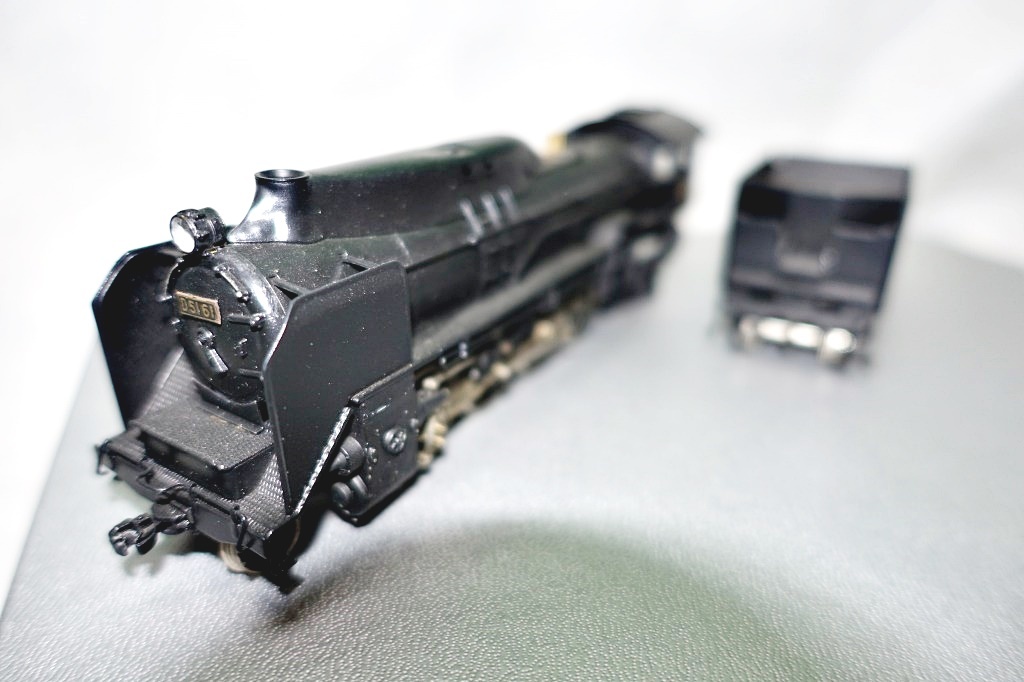 本物の ◇アダチ D51‐61半流蒸気機関車(ナメクジ)金属製HOゲージ◇ 機関車