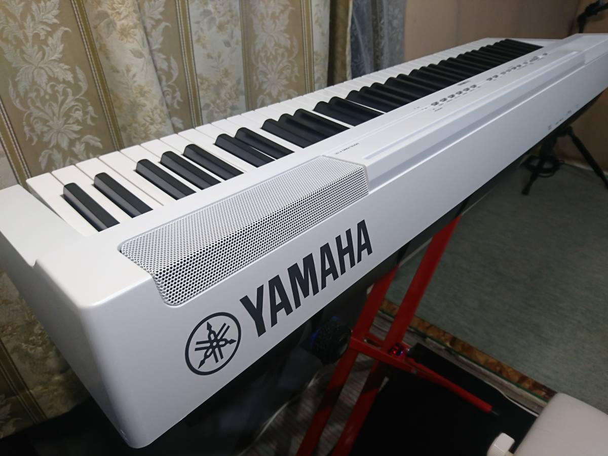 YAMAHA P-121 73鍵盤 2019年製使用少ない中古美品 普通車後席横積み可能サイズ _右側面下に小さな傷2本のみあり