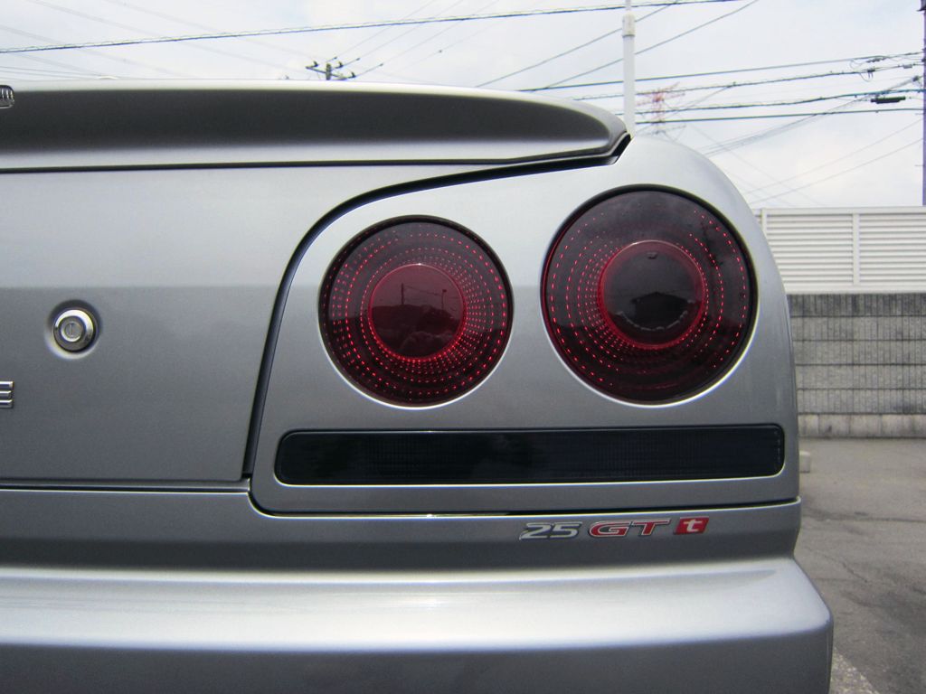 Tint+ 何度も貼れる スカイライン R34 セダン テールランプ スモークフィルム HR34/ENR34_画像6