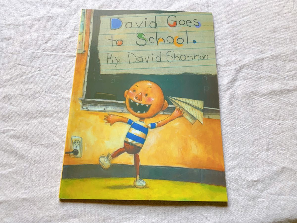 新品 英語絵本　David goes to school デイビッドは学校へ行く