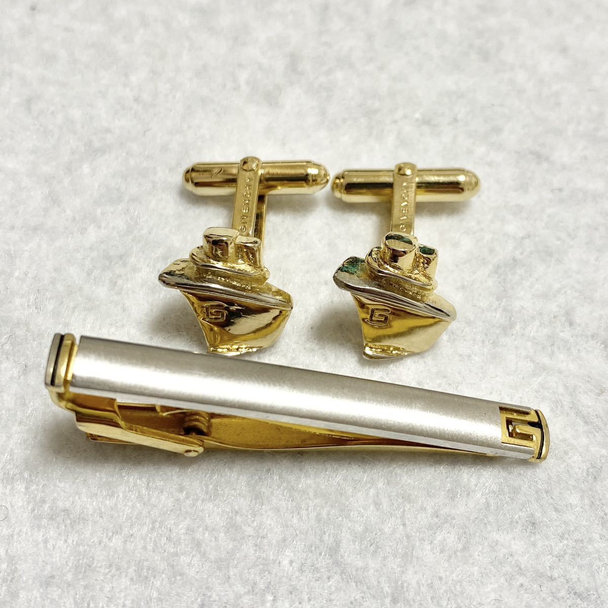 Givenchy Monts Mustlink Cufflink Tip Pin Pin