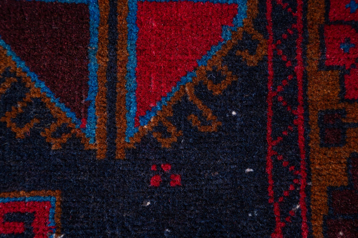 ￥39,000→￥22,000 スペシャル価格 136×89cm 手織り 絨毯 カーペット ヴィンテージ ラグ ペルシャ絨毯 アウトレット_画像9
