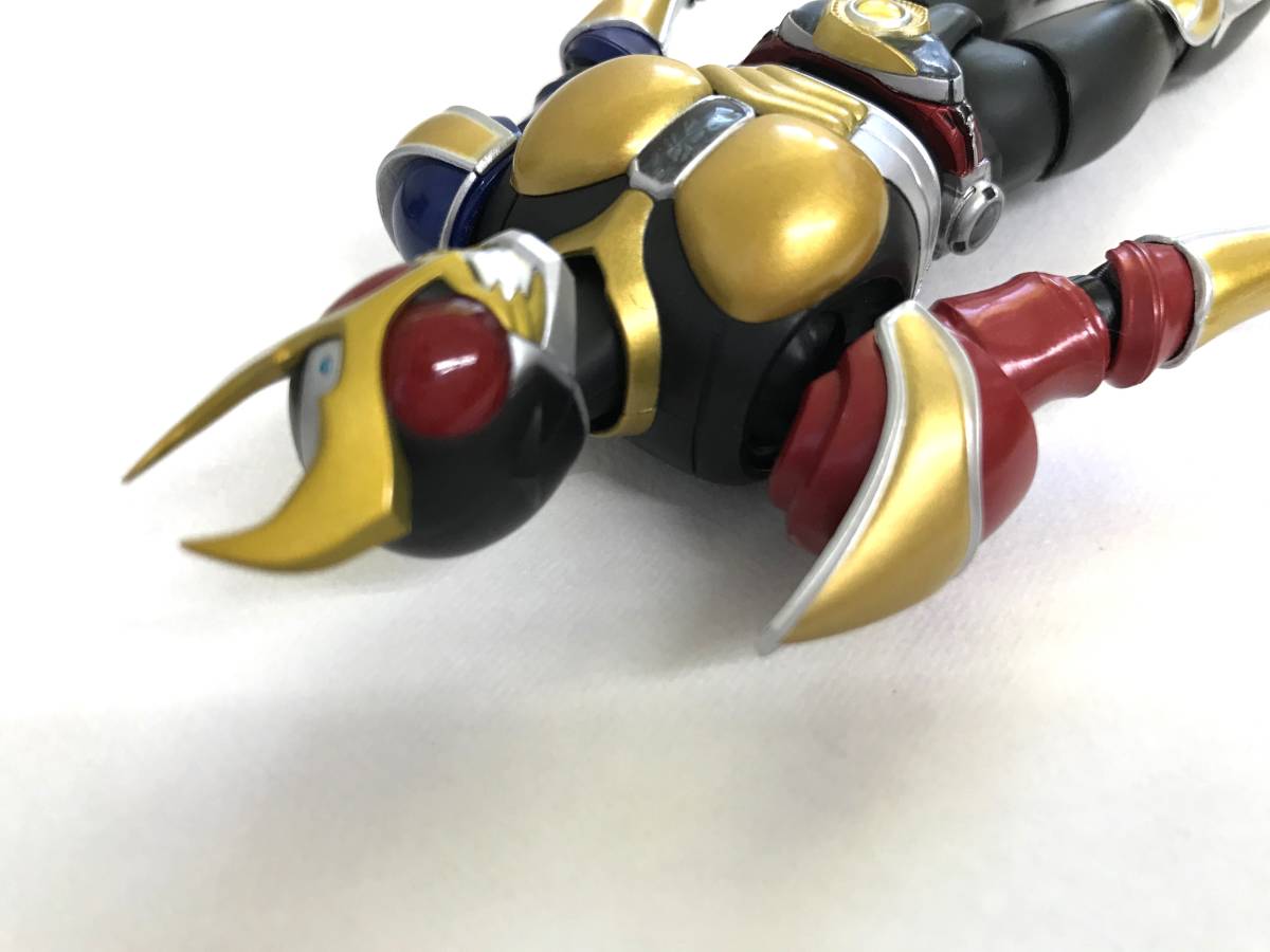 095 (21-18) S.H.Figuarts (真骨彫製法) 仮面ライダーアギト トリニティフォーム 「仮面ライダーアギト」 魂ウェブ商店限定 現状品_画像4