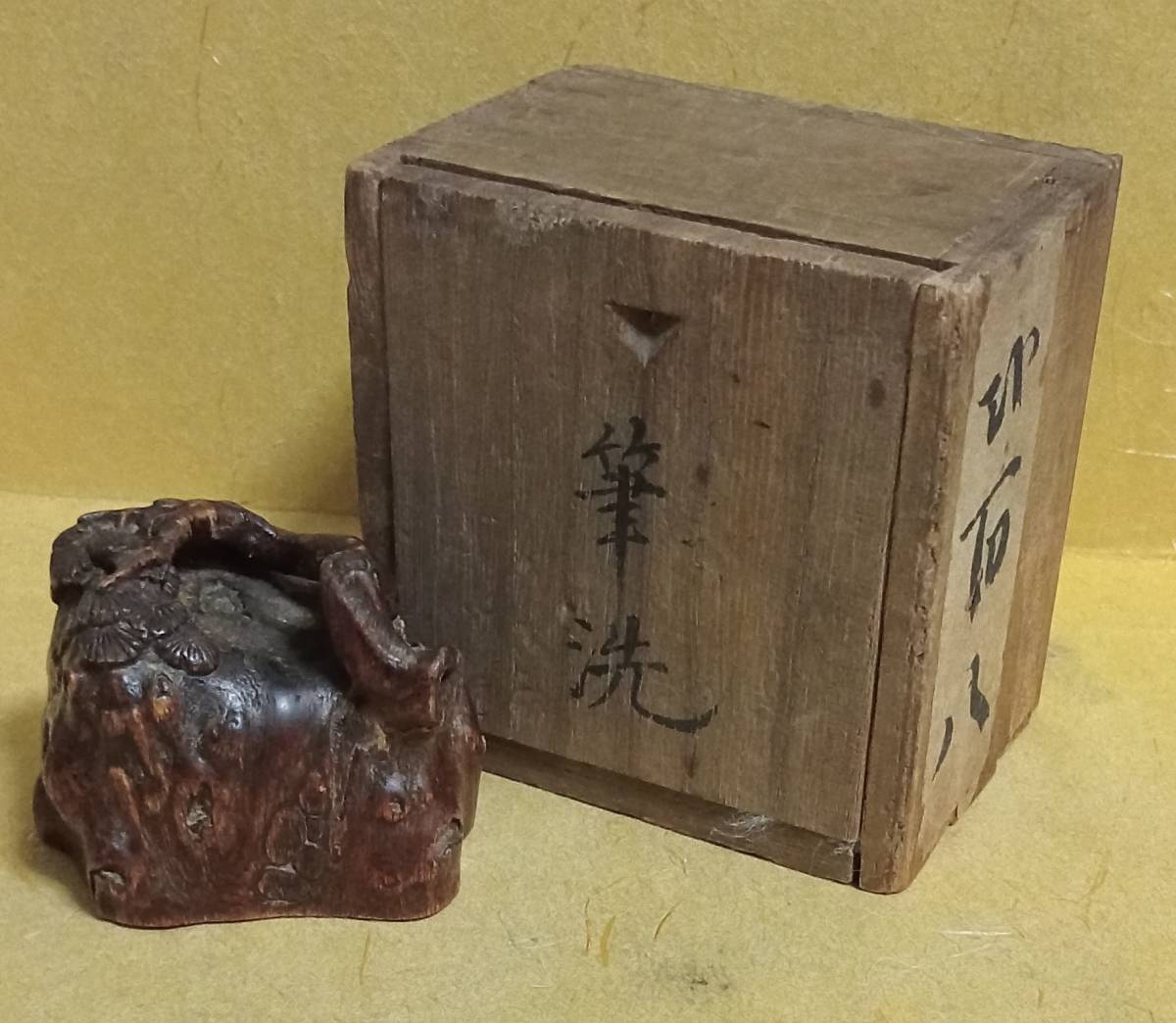 古　沈香　松　根付　置物　箱　重さ16g　検索　伽羅_画像1