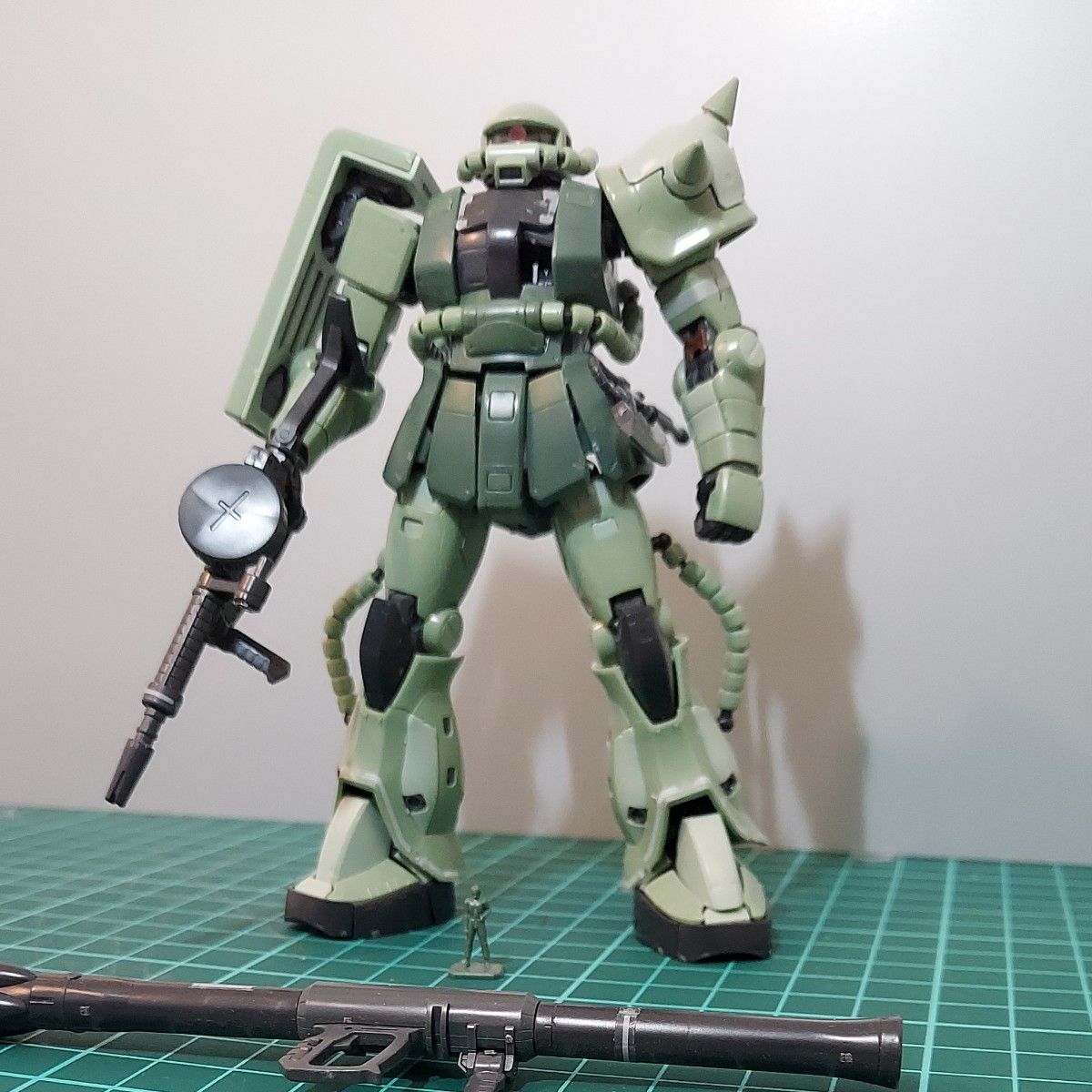 RG 1/144 シャア専用ザクⅡ 量産型ザクⅡ 1/144 RG 量産型ザクIIその1 完成品|Yahoo!フリマ(旧PayPay