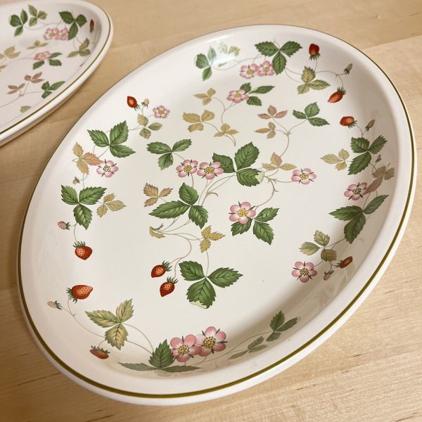 古USED品 ウェッジウッド 楕円大皿2枚 オーブン皿 約34cm×25cm×3.5cm ワイルドストロベリー WEDGWOOD_画像2