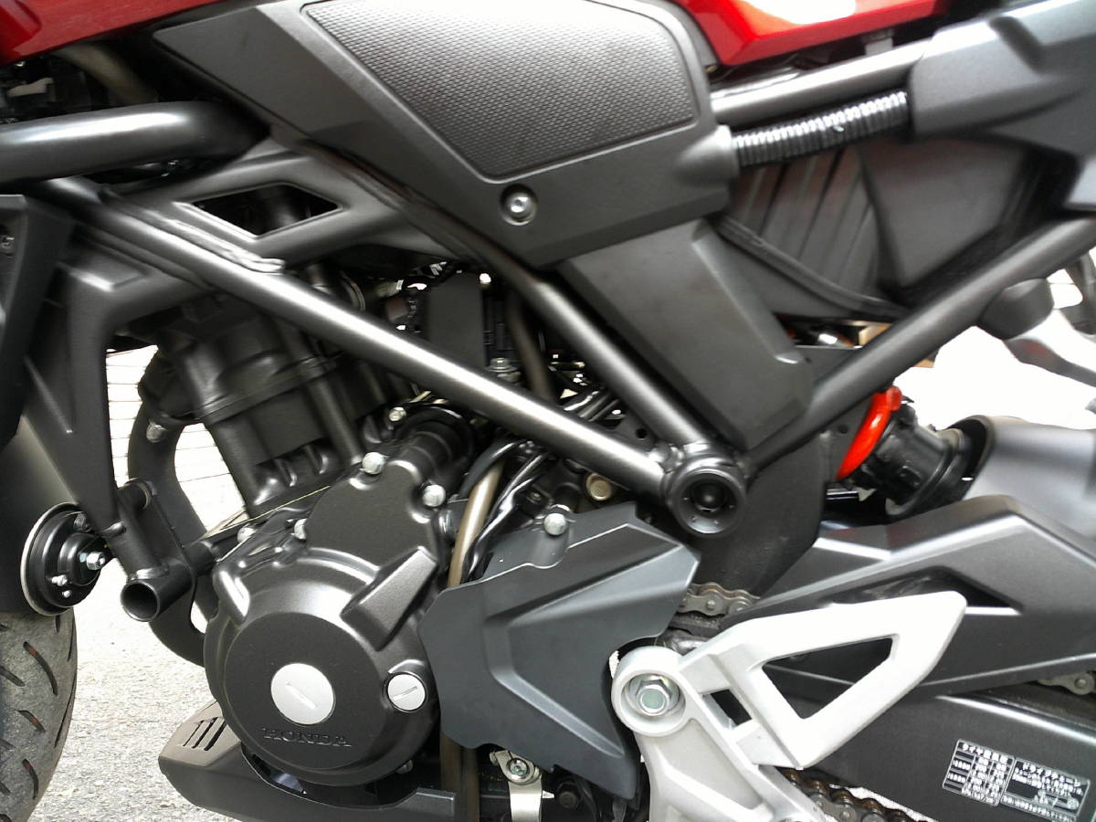 上物 税込でお買い得低走行 7904km  CB250R ABS タイプ カフェ 動画書類有り 検 CBR250RR MC51 MC41 YZF-R25 R250R ニンジャ ZX-250の画像9