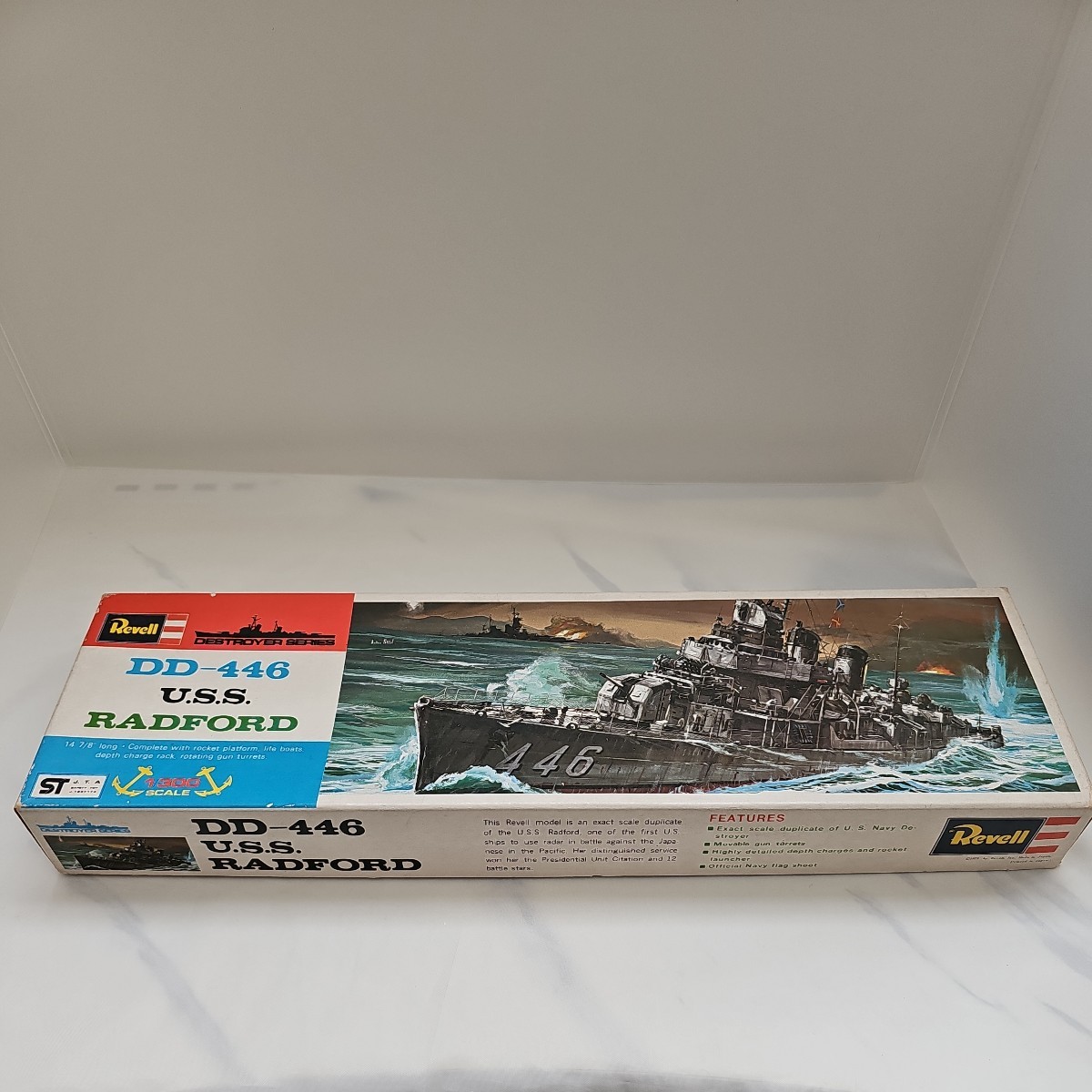 Revell レベル DESTROYER SERIES　 新駆逐艦シリーズ　DD-446 U.S.S RADFORD 1/300scale プラモデル_画像1