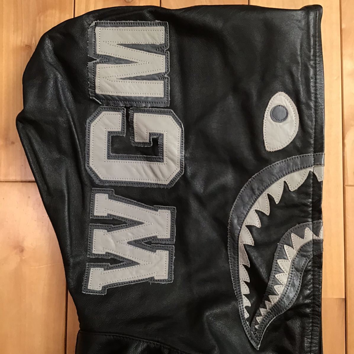 未着用】 A BATHING APE シャーク パーカー レザータイプ 未着用】 A BATHING APE シャーク パーカー レザータイプ
