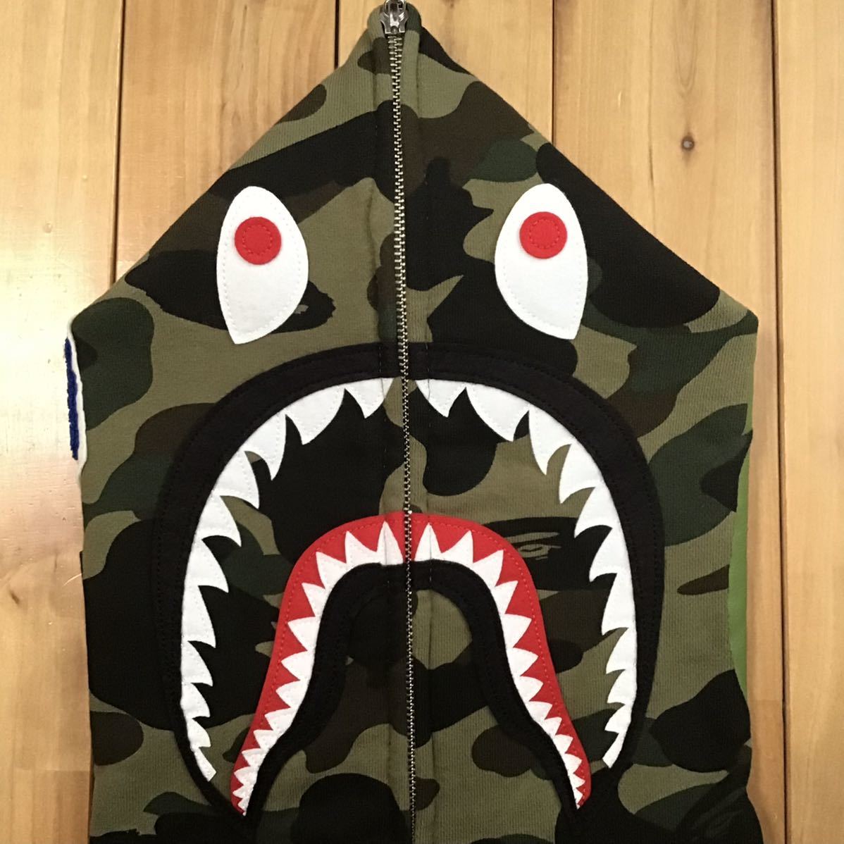 1st camo green シャーク パーカー Mサイズ shark full zip hoodie a bathing ape BAPE エイプ ベイプ アベイシングエイプ 迷彩 rz0184_画像3