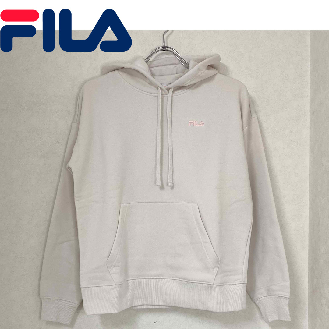 新品 M ★ FILA フィラ レディース スウェット パーカー 裏起毛 オフホワイト ロゴ刺繍 ワンポイント フーディ トレーナー フリース グレー_画像1