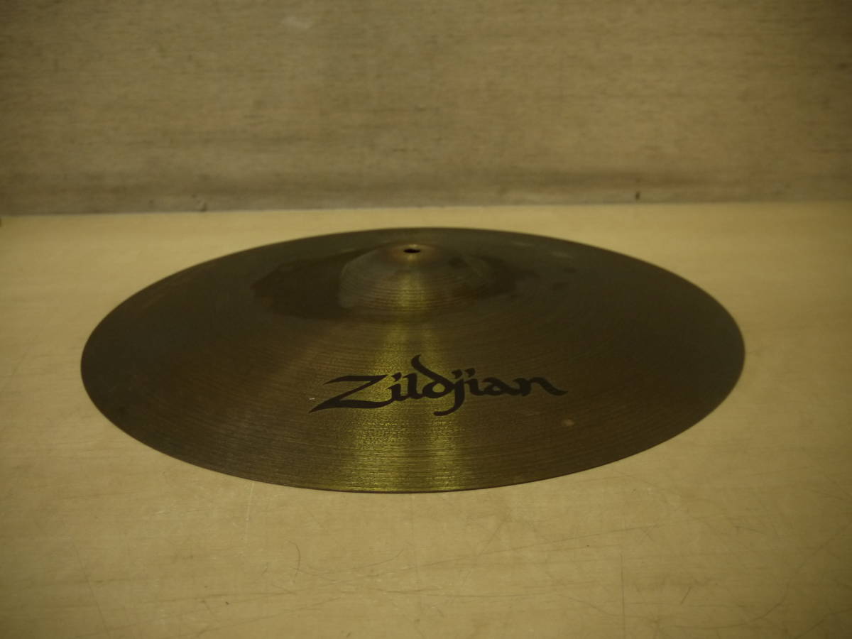 中古品　Zildjian/ジルジャン クラッシュシンバル MEDIUM CRASH 18インチ 　MADE IN USA_画像6