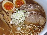 旭川ラーメン 蜂屋【はちや】醤油味×2箱 合計4食【北海道旭川を代表する濃厚ラーメン癖になる味わい】_画像2