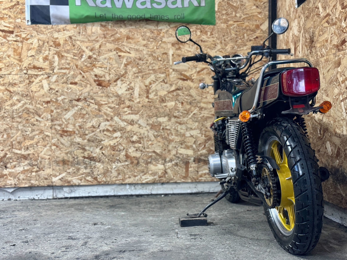 京都~ Kawasaki Z400J Z400FX カスタム E4 仕様 リアディスク化 京都~ Kawasaki Z400J Z400FX カスタム E4 仕様 リアディスク化