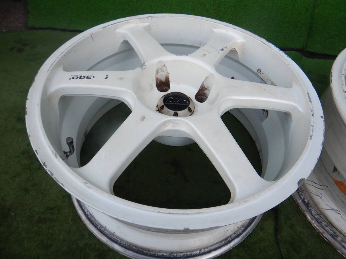 ★YOKOHAMA AVS MODEL6★17×8JJ OFF:+35 PCD114.3-4H ハブ径；73mm 傷、汚れ、塗装がれあり 2本 MADE IN JAPANの画像2