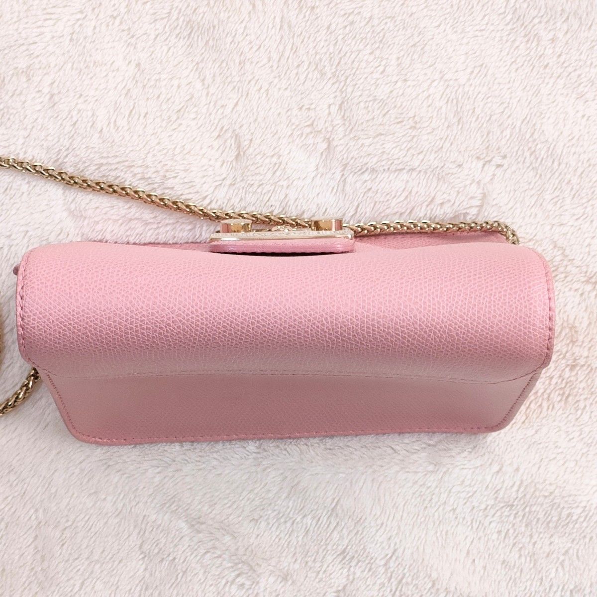 未使用級☆FURLA　フルラ　メトロポリス　ミルキーピンク　ショルダーバッグ　チェーン　コンパクト　軽量　お洒落　レディース