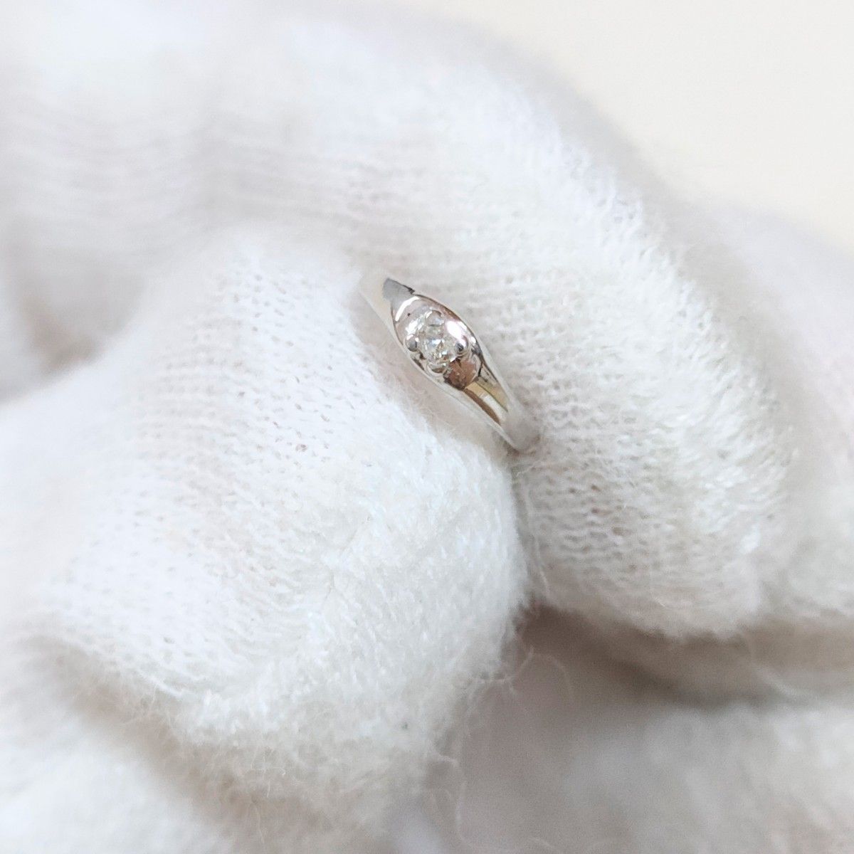 K18WG ダイヤモンド　ペンダントネックレス　指輪モチーフ　リング　一粒ダイヤ　レディースジュエリー　小ぶり　シンプル　お洒落