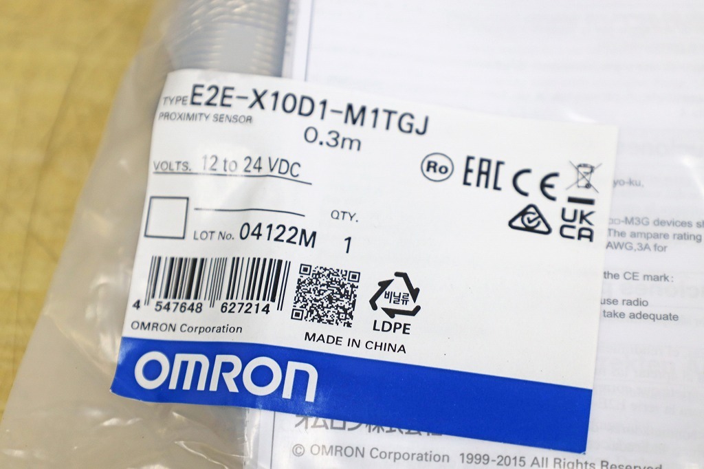 3390A23 未使用 OMRON オムロン 近接センサ E2E-X10D1-M1TGJ 0.3m_画像2