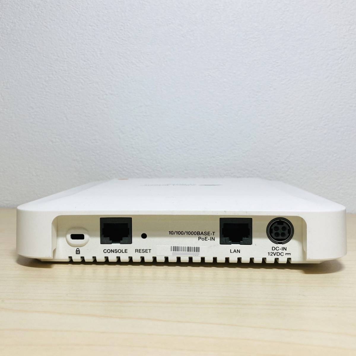 132【通電OK】 Allied Telesis AT-TQ4400 無線 LAN アクセスポイント AP ホワイト 白 Wi-Fi インターネット ルーター アライドテレシス_画像4