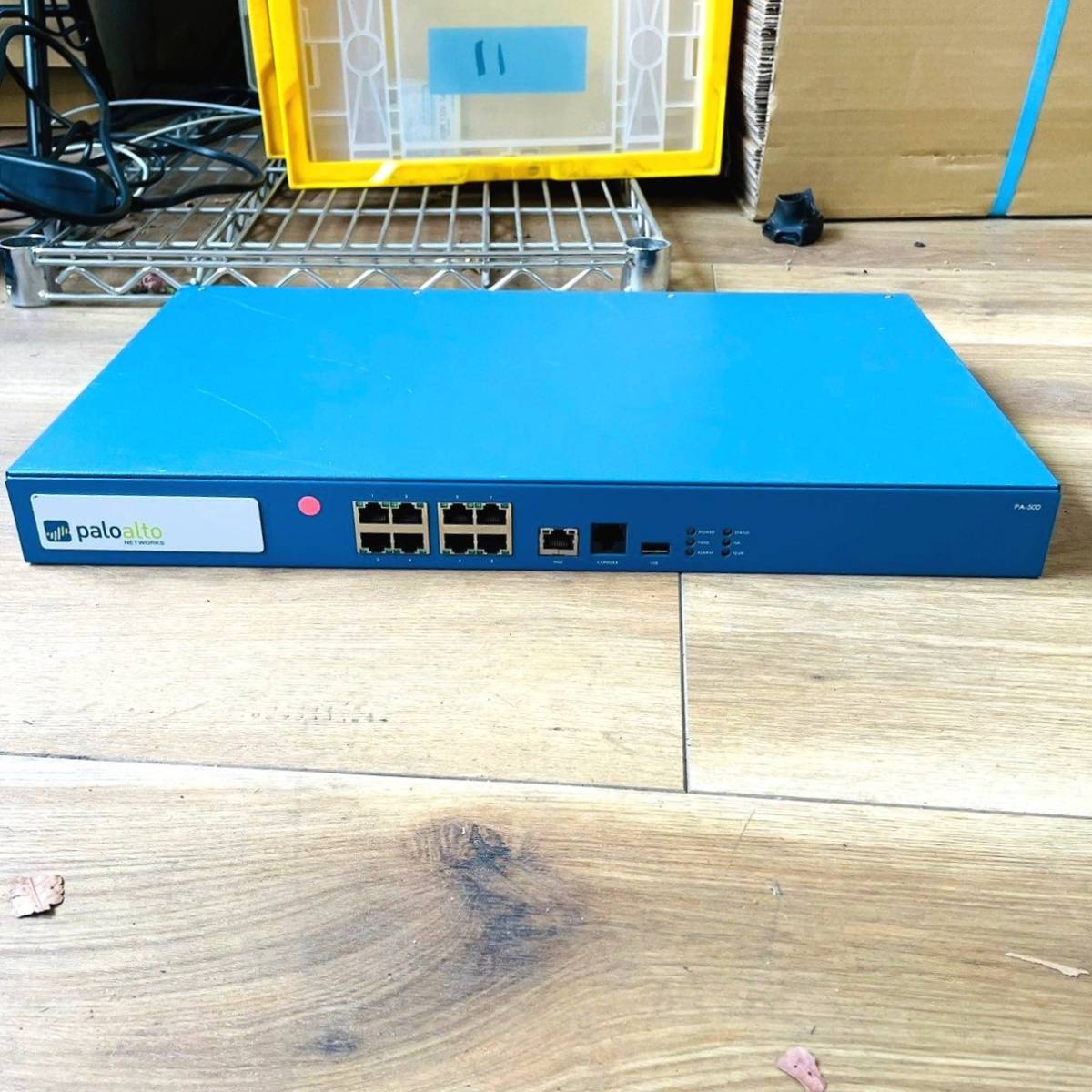 □69【通電OK】 Palo alto Networks PA-500 ファイアウォール FW アプリケーション制御 10/100/1000 x 8ポート PAシリーズ パロアルト _画像3