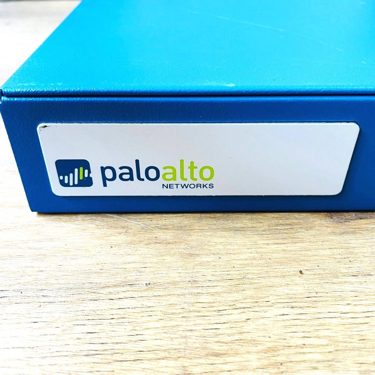 □69【通電OK】 Palo alto Networks PA-500 ファイアウォール FW アプリケーション制御 10/100/1000 x 8ポート PAシリーズ パロアルト _画像6