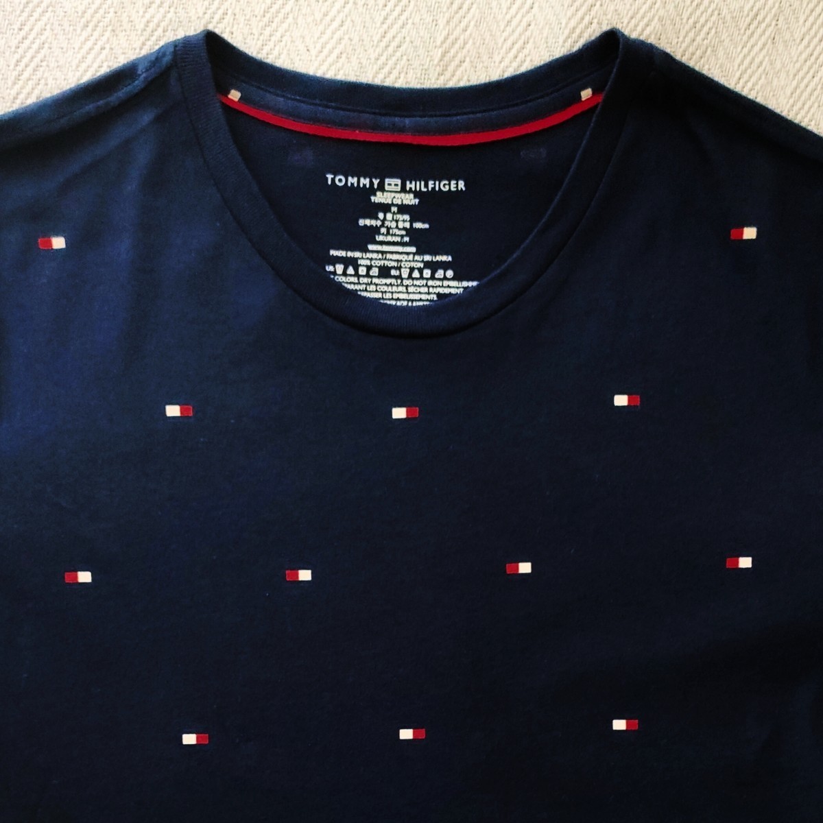 【新品未使用】TOMMY HILFIGERトミーヒルフィガー　ロゴプリントTシャツ　メンズ　ネイビー　Ｍ（USサイズ）_画像3