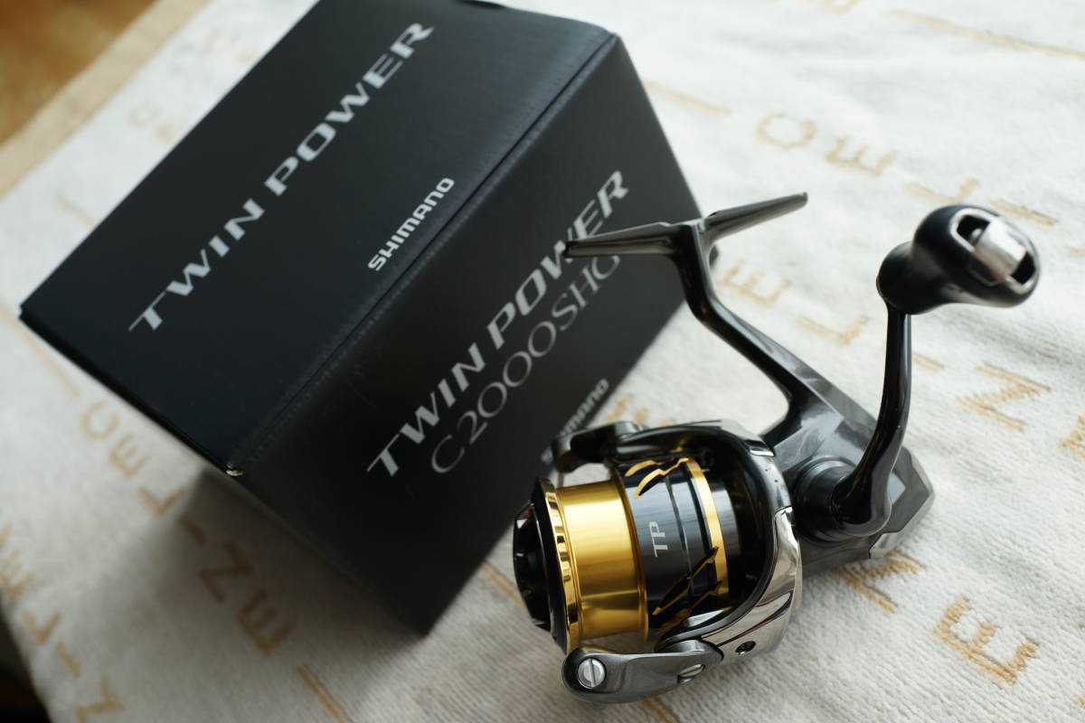 【シマノ】 20 ツインパワー C2000SHG SHIMANO TWIN POWER 付属品完備・元箱付 _画像1