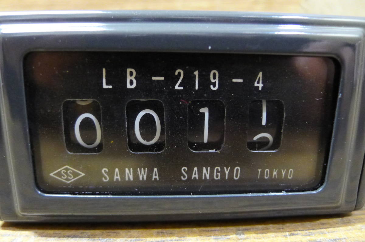 AA315 SANWA SANGYO 機械式カウンター LB-219-4 4桁 回転計 数取器 箱付 動作確認済 /60_画像3