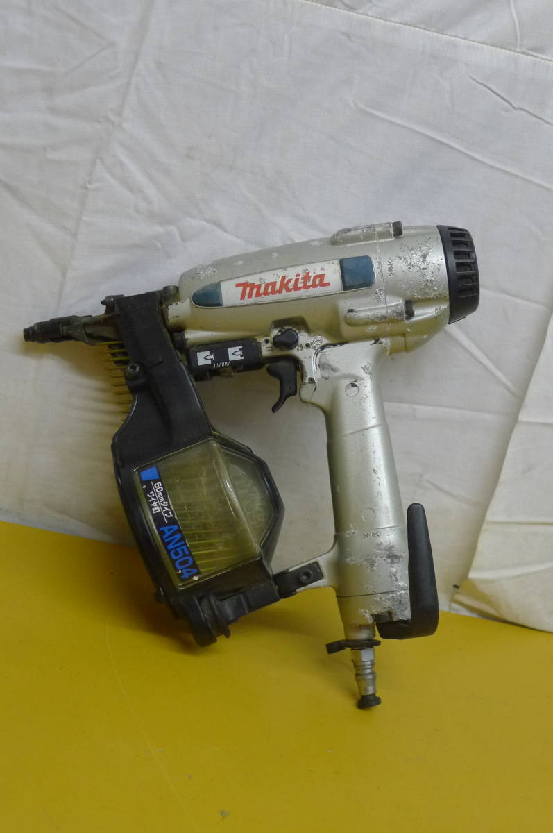 AA503 makita/マキタ エア釘打 AN504 エア釘打ち機 ロール釘打機 コイルネイラー エア工具 大工道具 エア漏れ ジャンク/80