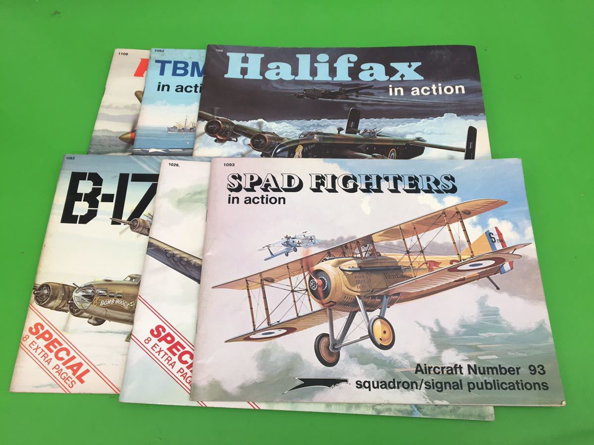 x0124-19★洋書 古書 In action シリーズ / CURTISS P-40 / Halifax / P-38 Lightning / TBM 等 6点まとめて 当時物 現状品_画像1