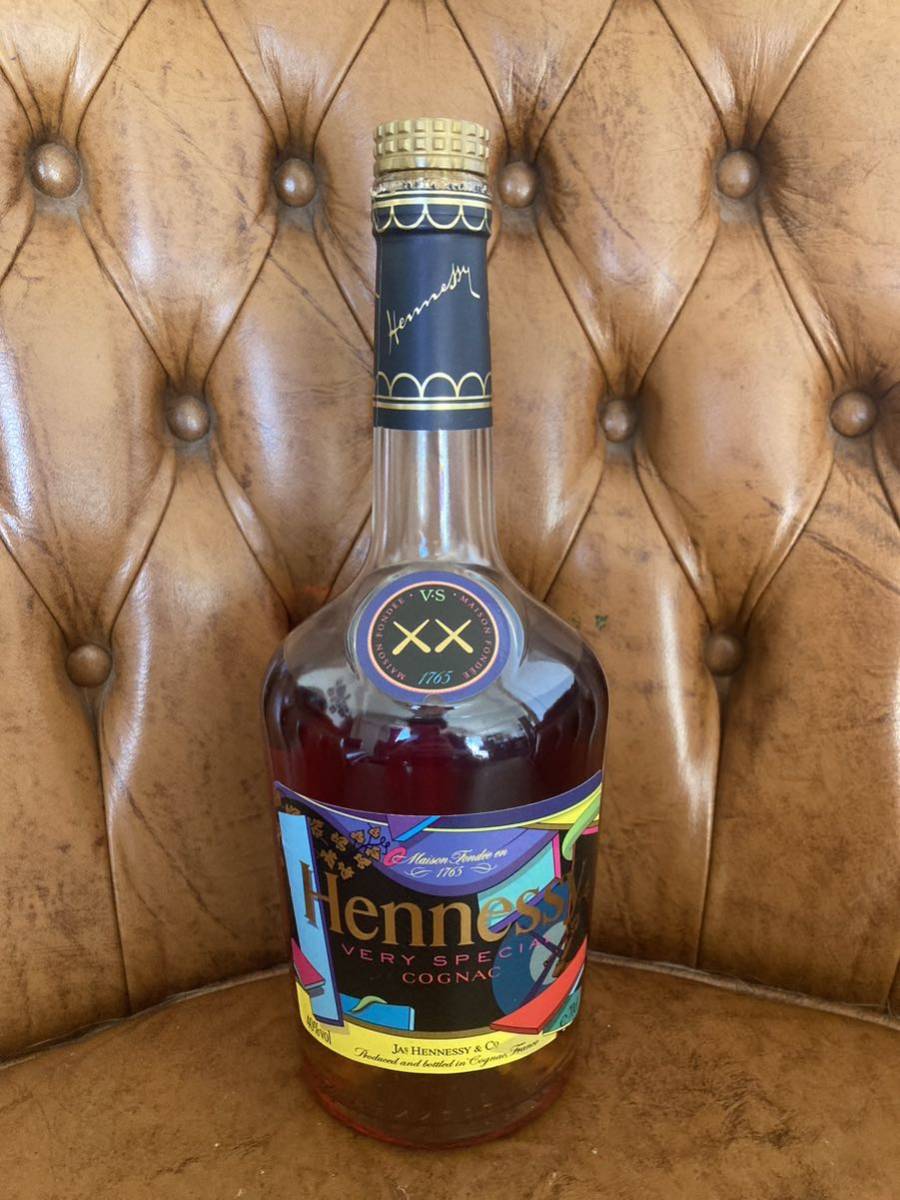 ヘネシー ベリースペシャル リミテッド エディション カウズ 700ml 40% Hennessy KAWS 限定 コニャック ブランデーの画像1