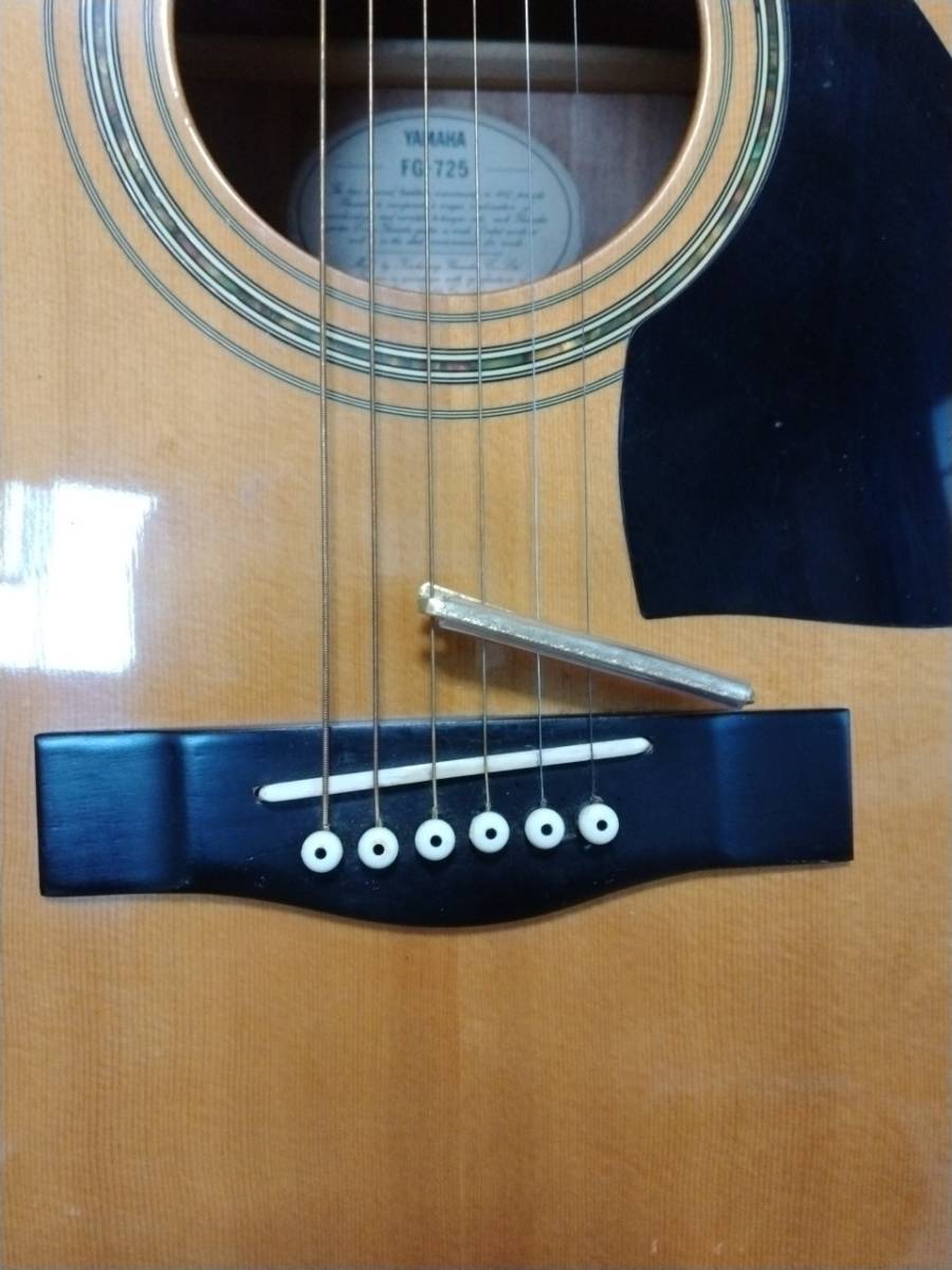 ※ギター用ミュート_装着方法：一弦よりチューブ下にして装着。