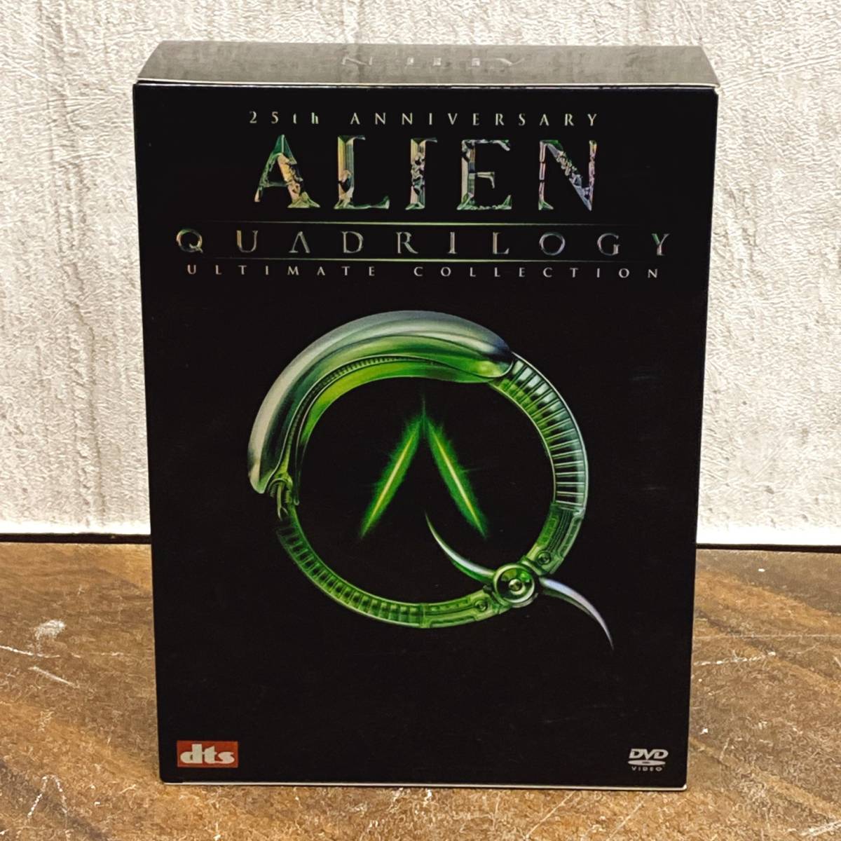 エイリアン アルティメット・コレクション DVD-BOX 9枚組 ALIEN QUADRILOGY ULTIMATE COLLECTION 25周年 初回生産限定版 現状品 菊-の画像1