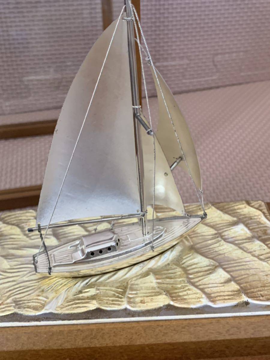 1円スタート　銀製 ヨット 帆船 シルバー ガラスケース 現状品_画像3