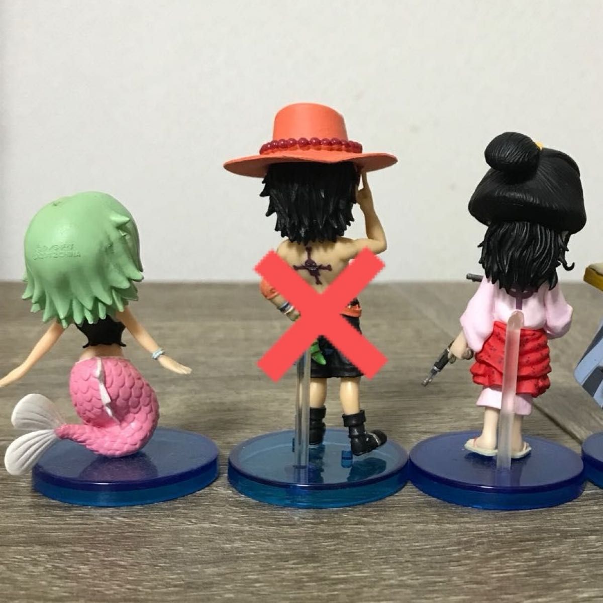 ONE PIECE ワールドコレクタブルフィギュア　ケイミー　白ひげ海賊団イゾウ バンプレスト