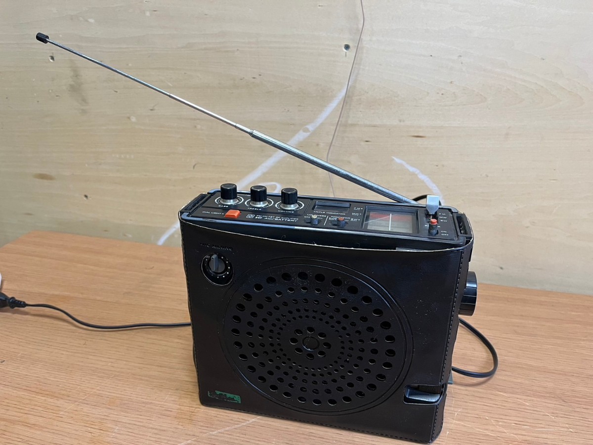 0 rare goods National / Panasonic 3 band radio COUGAR RF-888 Vintage radio FM reception only verification present condition with cover secondhand goods ③