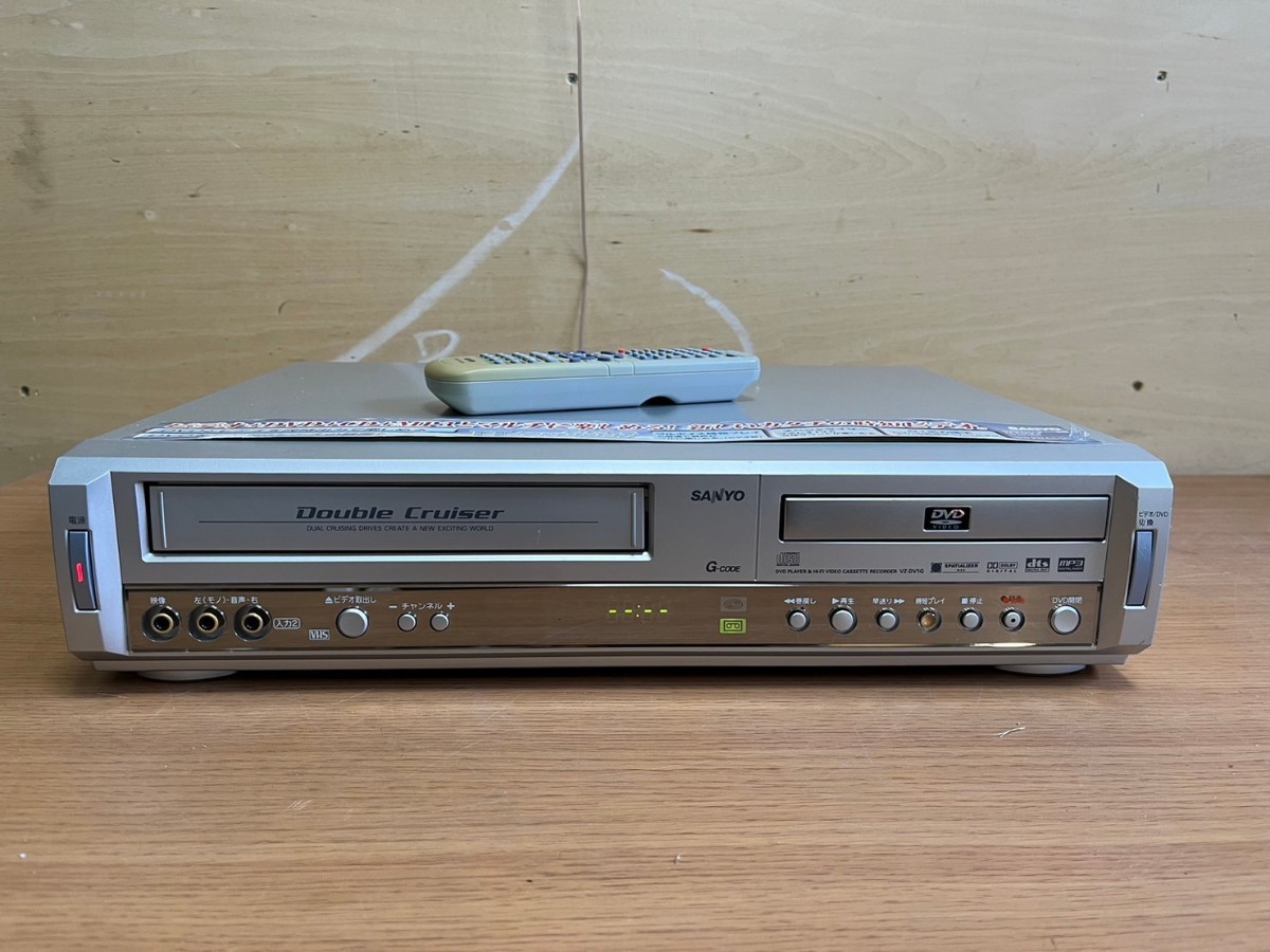 ○ SANYO DVD一体型 VHS Hi-Fi ビデオデッキ SUPER DRIVE VZ-DV1G (S) 2002年製 動作確認済 リモコン付属 中古品 ③_画像3