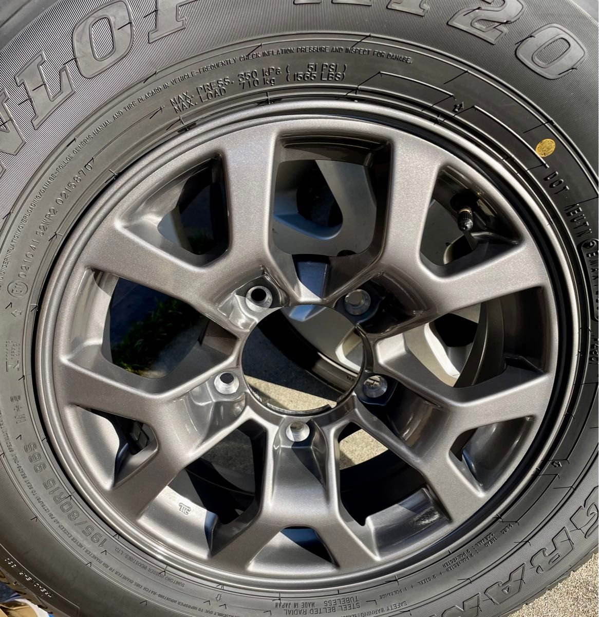新車取り外し JB74 ジムニー シエラ 純正 背面タイヤホイール ②背面タイヤ用に ジムニーシエラJB74 新車外し純正アルミ