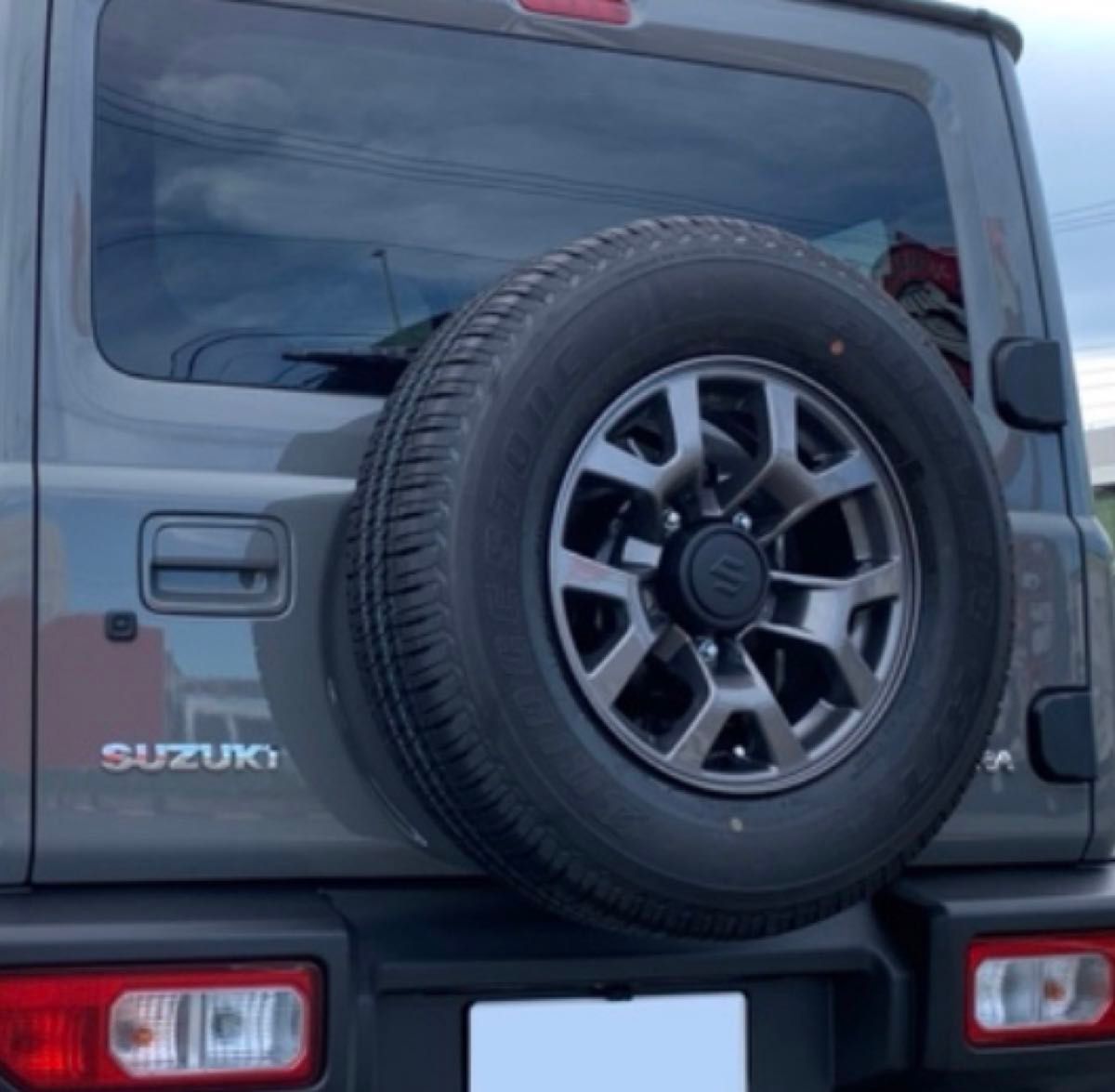 新車取り外し JB74 ジムニー シエラ 純正 背面タイヤホイール ②背面タイヤ用に ジムニーシエラJB74 新車外し純正アルミ