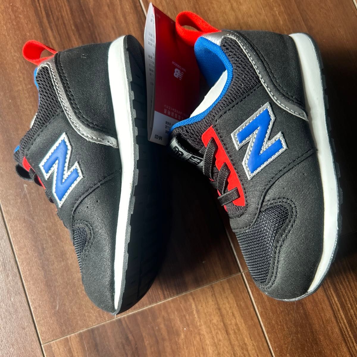 【新品】ニューバランス New Balance スニーカー 黒x赤x青 15.5cm