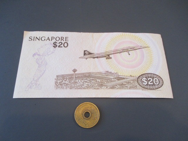 極美品+　シンガポール　1979年　コンコルド機　高額　20ドル　P-12_画像1