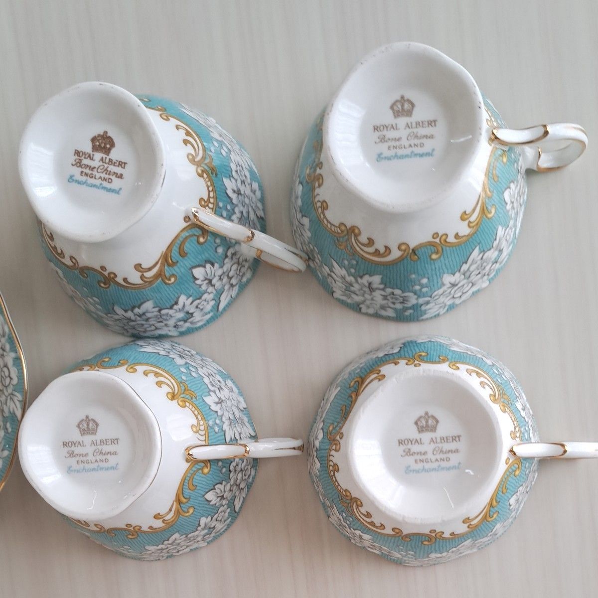 ロイヤルアルバート ROYAL ALBERT カップ ソーサー エンチャントメント