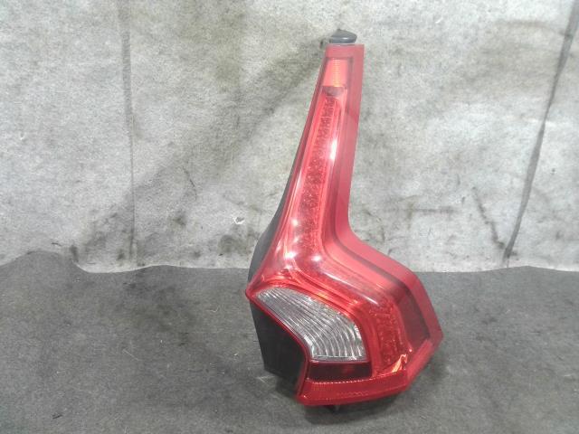  Volvo 60 series DBA-FB4164T right tail lamp V60 614 31214964 31395929