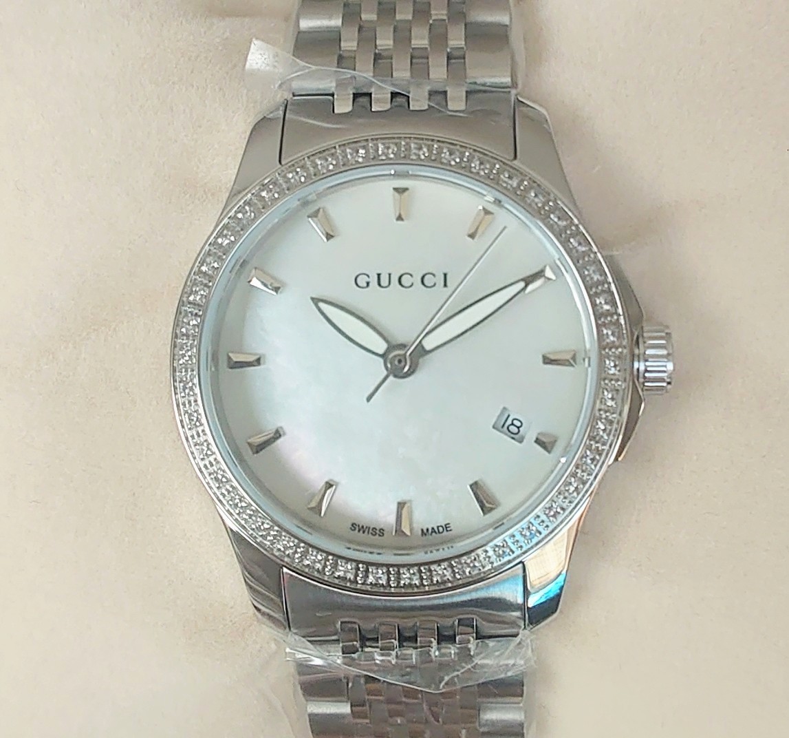 新品未使用　グッチ　GUCCI ダイヤ　マザーオブパール　ホワイトシェル　Gタイムレス　腕時計　レディース　YA126506