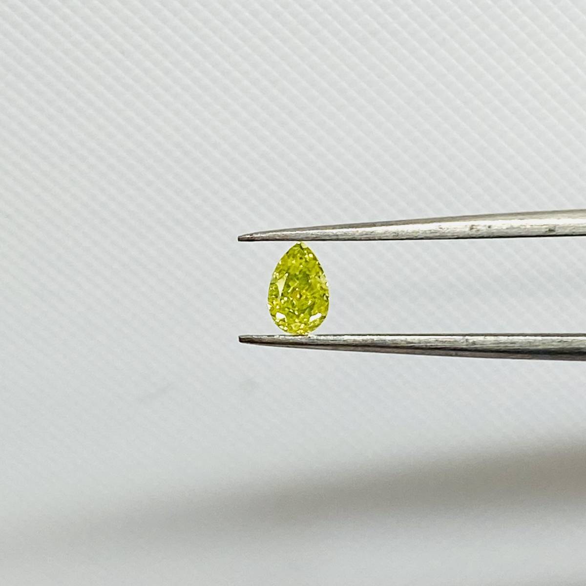 FANCY INTENSE GREENISH YELLOW 0.256ct PS/RT2486/CGL