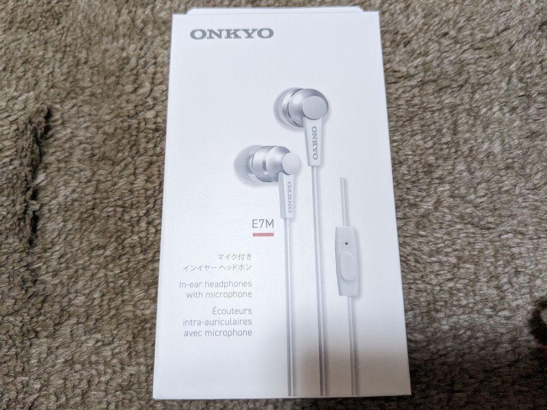 即決　新品　ONKYO マイク・リモコンボタン付き インイヤーイヤホン E7M_画像1